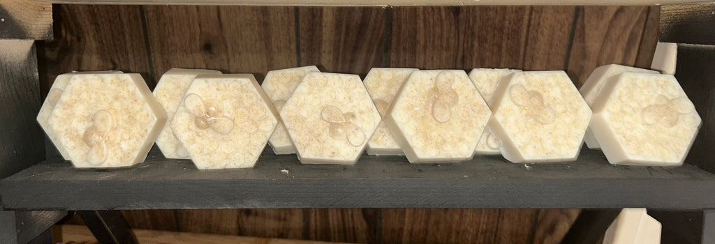 🍯 Oats & Honey — Nourishing Mini Soap