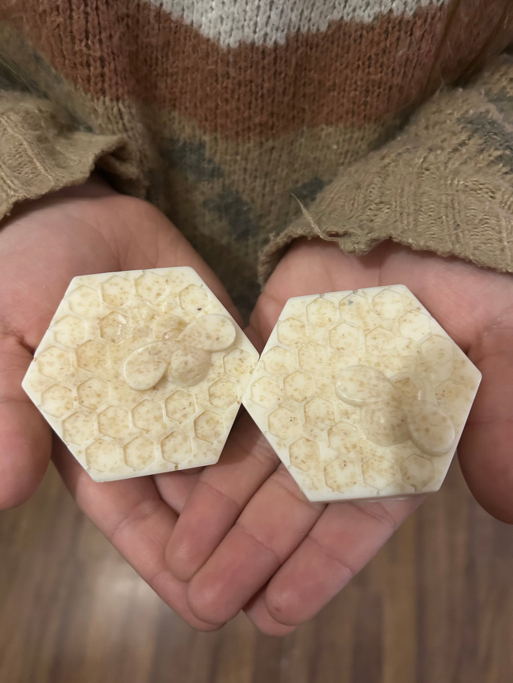 🍯 Oats & Honey — Nourishing Mini Soap