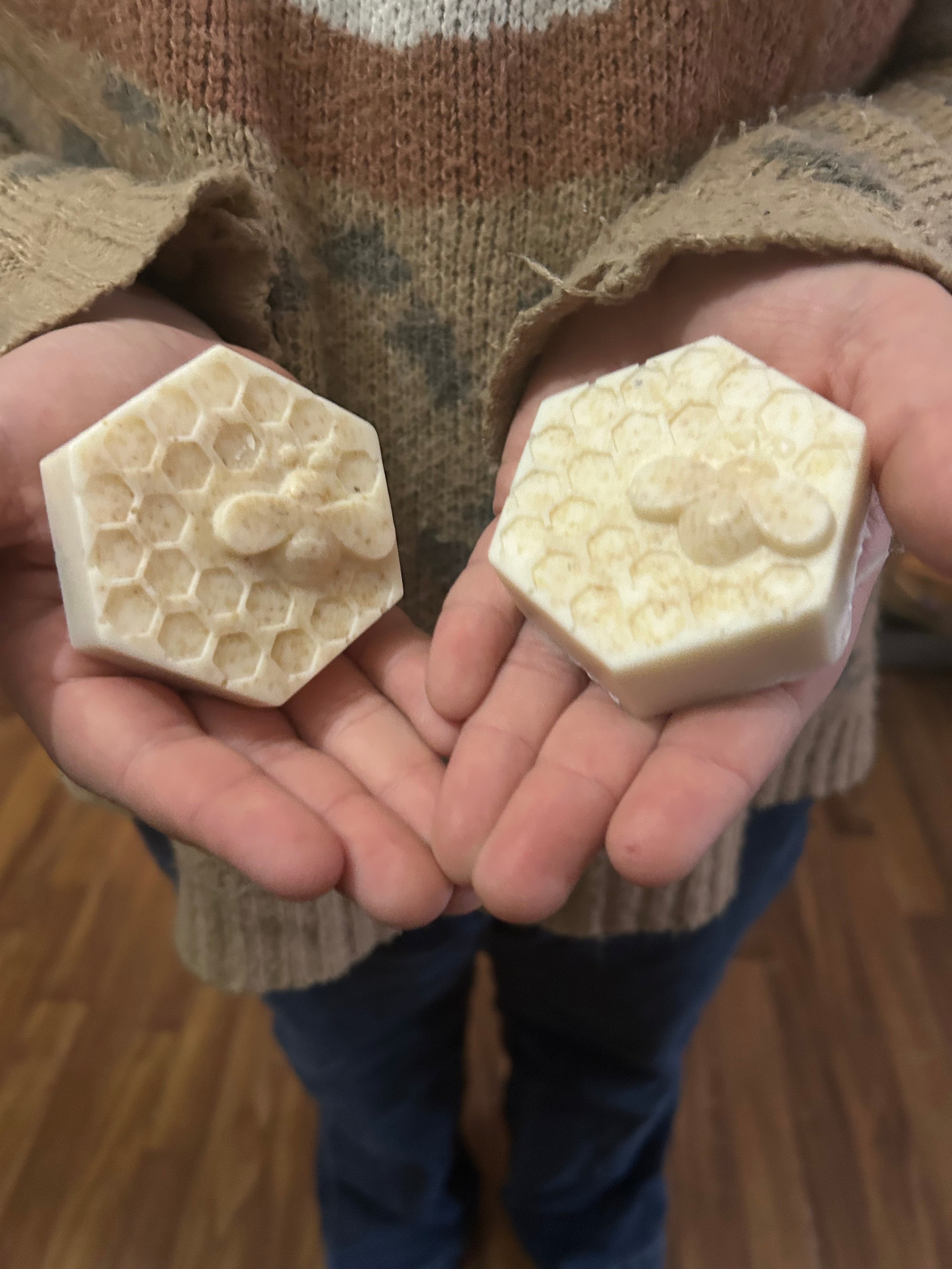 🍯 Oats & Honey — Nourishing Mini Soap
