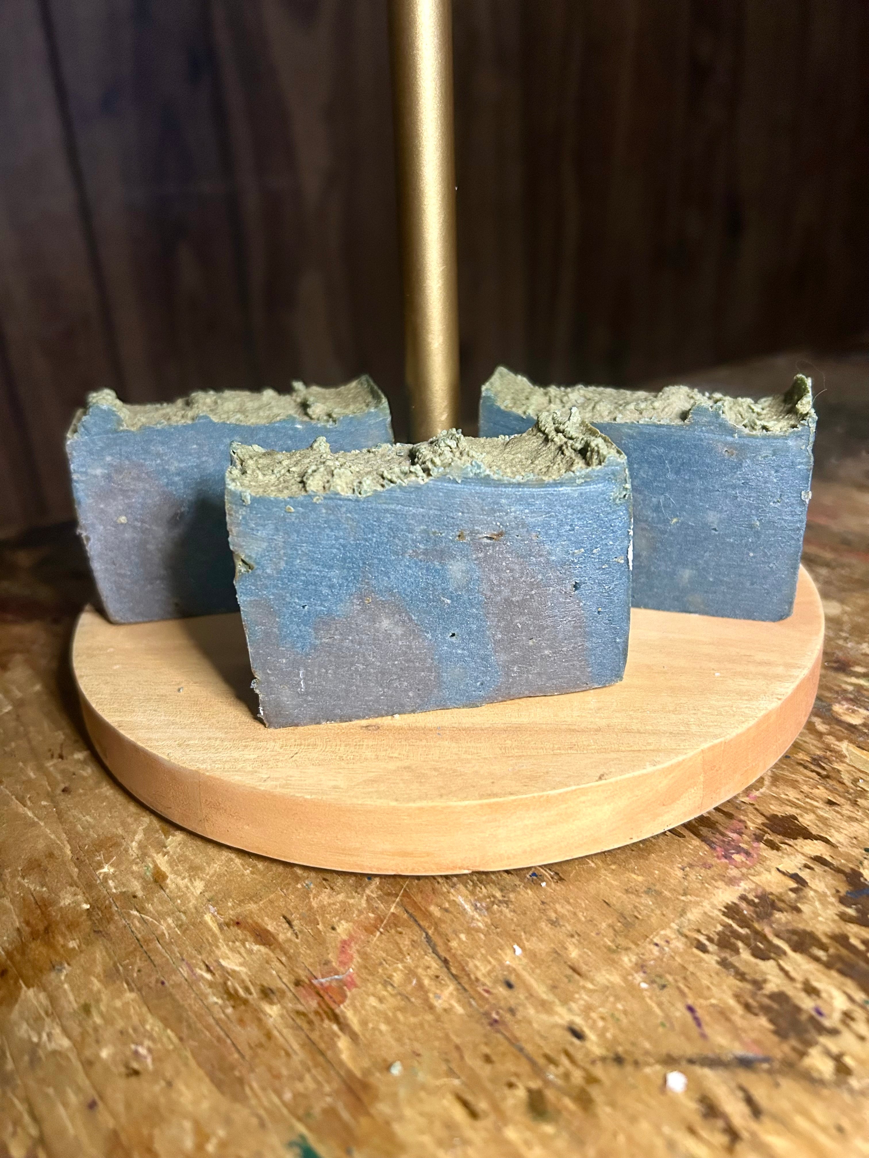 Leather & Sweet Tobacco